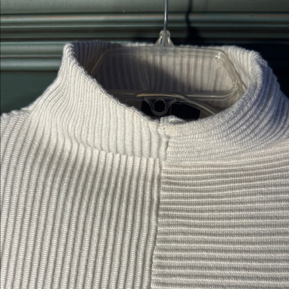 EUC Tahari Cream Sweatshirt/Sweater Directional Ribbed Knit Mock Collar - Picture 6 of 9